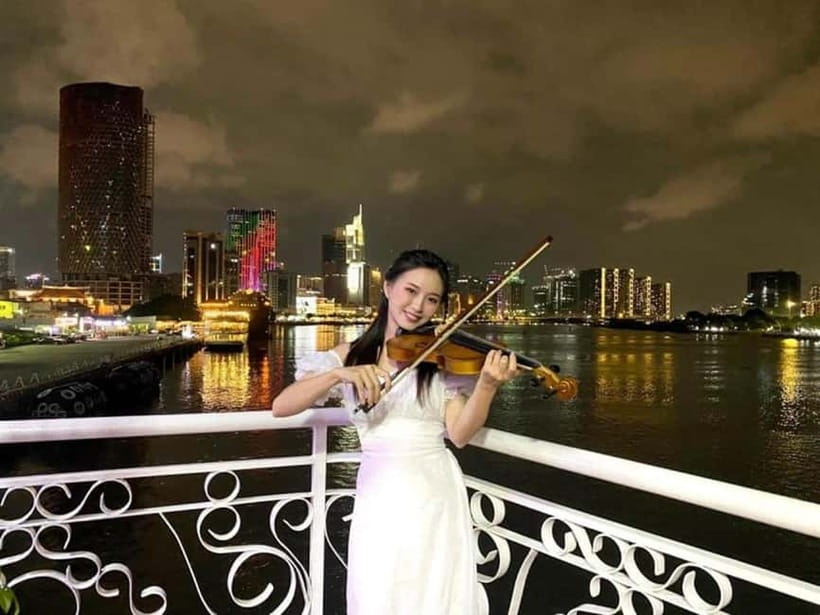 HCM: Night Experience Dinner Cruise on Saigon River - Pickup and the Start of the Evening