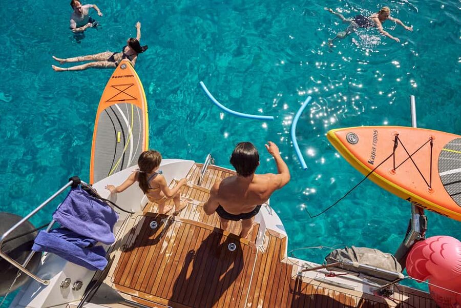Heraklion: Dia Island Catamaran Cruise with Dinner and Wine - The cruise at a glance