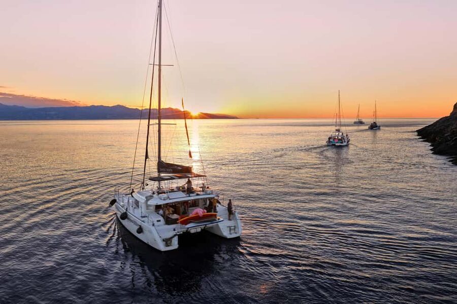 Heraklion: Dia Island Catamaran Cruise with Dinner and Wine - An hour of open-water sailing