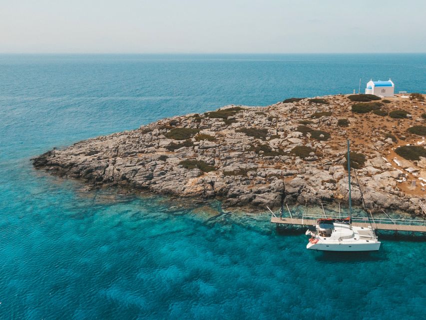 Heraklion: Dia Island Catamaran Cruise with Dinner and Wine - Dinner, wine, and the value of eating onboard