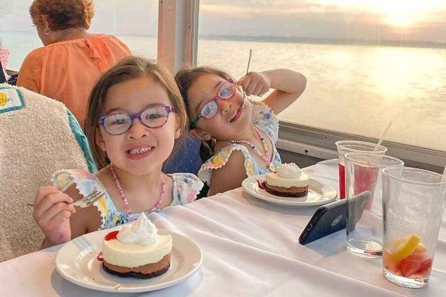 Hilton Head Island: Dolphin Watching 3-Course Dinner Cruise - A dinner cruise with more than a dolphin promise