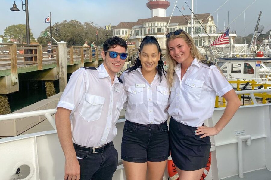 Hilton Head Island: Dolphin Watching 3-Course Dinner Cruise - Searching for dolphins in Intracoastal waters