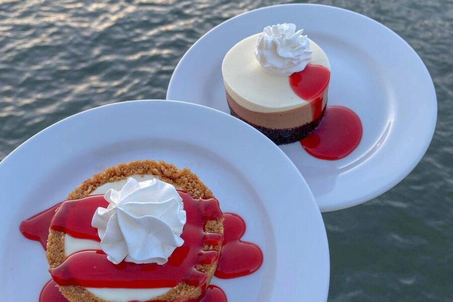 Hilton Head Island: Dolphin Watching 3-Course Dinner Cruise - Drinks, celebrations, and extra costs