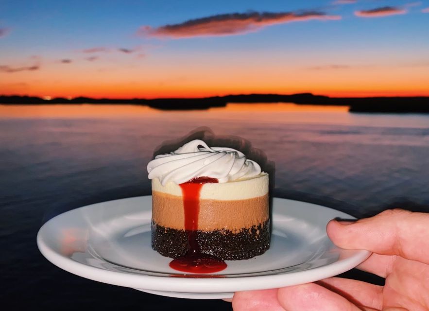Hilton Head Island: Sunset Dinner Cruise - Choosing between the upper deck and cabin