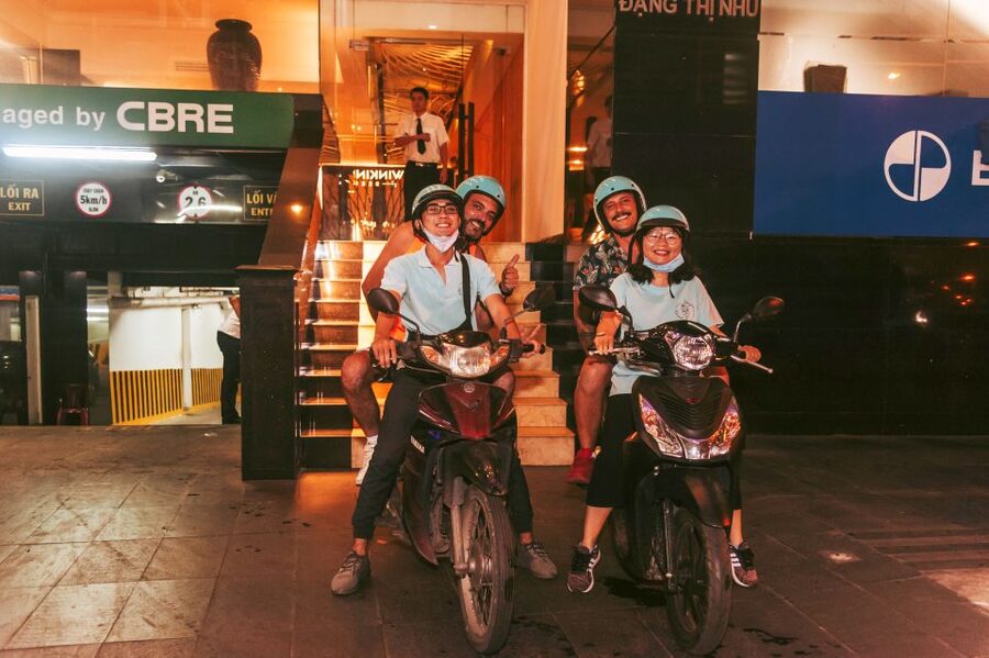 Ho Chi Minh: Private City Tour and Dinner Cruise with Buffet - The Cyclo Ride: A Relaxed View of Saigon