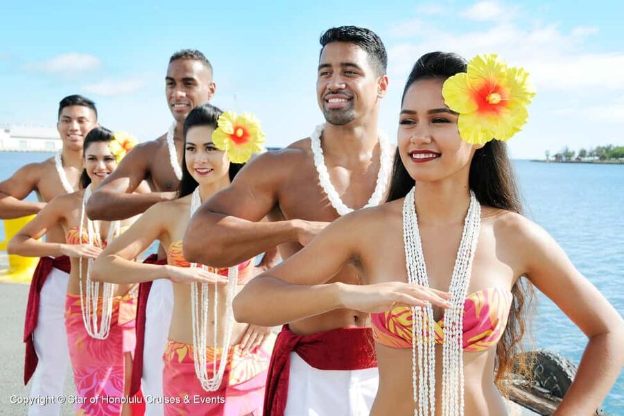 Honolulu: Nova Five Star Sunset Dinner Cruise with Live Jazz - The route past Ala Moana and Waikiki