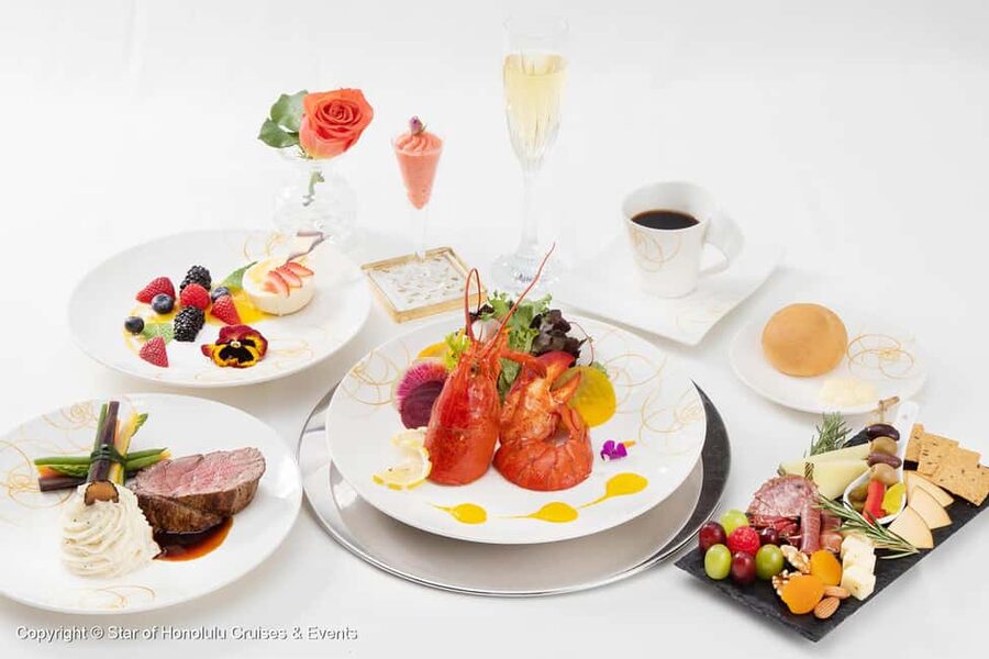 Honolulu: Nova Five Star Sunset Dinner Cruise with Live Jazz - A five-course dinner with lobster and beef