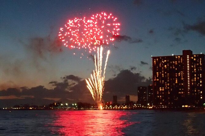 Honolulu Sunset Dinner Cruise with Friday Fireworks Show - Key things to know before you book