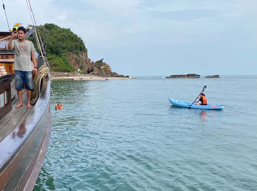 Hua Hin: Siamtara Sunset Sailing Dinner Cruise with Pickup - Who should book the Siamtara cruise?