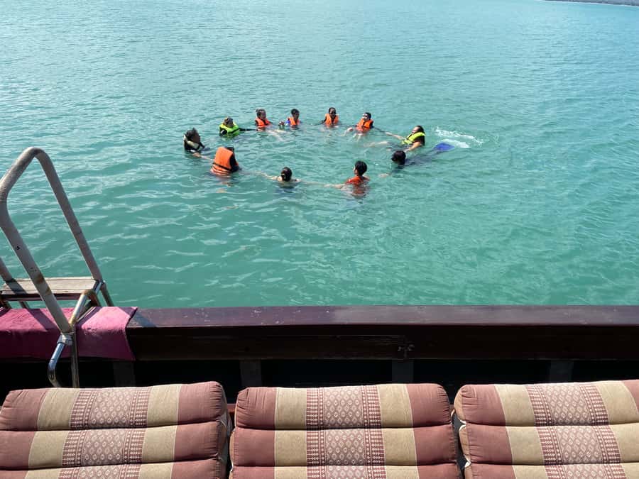 Hua Hin: Siamtara Sunset Sailing Dinner Cruise with Pickup - Captain Eric and the crew set the tone