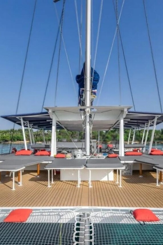 Hyères : Catamaran Dinner Cruise at Fort of Brégançon - Who will enjoy this evening most?
