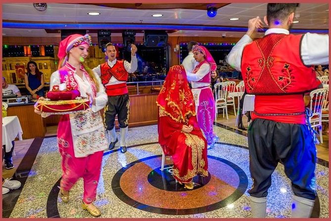 Istanbul Bosphorus Cruise with Dinner and Belly-Dancing Show - A three-hour evening between two continents