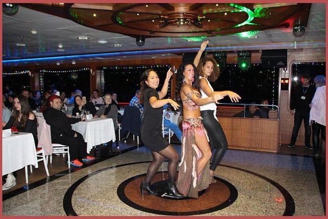 Istanbul Bosphorus Cruise with Dinner and Belly-Dancing Show - Crowding, comfort, and the boat itself