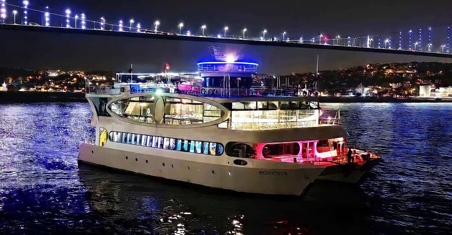 Istanbul: Bosphorus Cruise with Dinner Show - Finding the orange boat at Kabataş