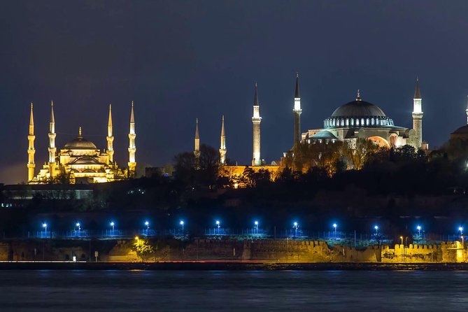 Istanbul Bosphorus Dinner Cruise and Turkish Night Show with DJ - Dinner, drinks, and what to expect at the table