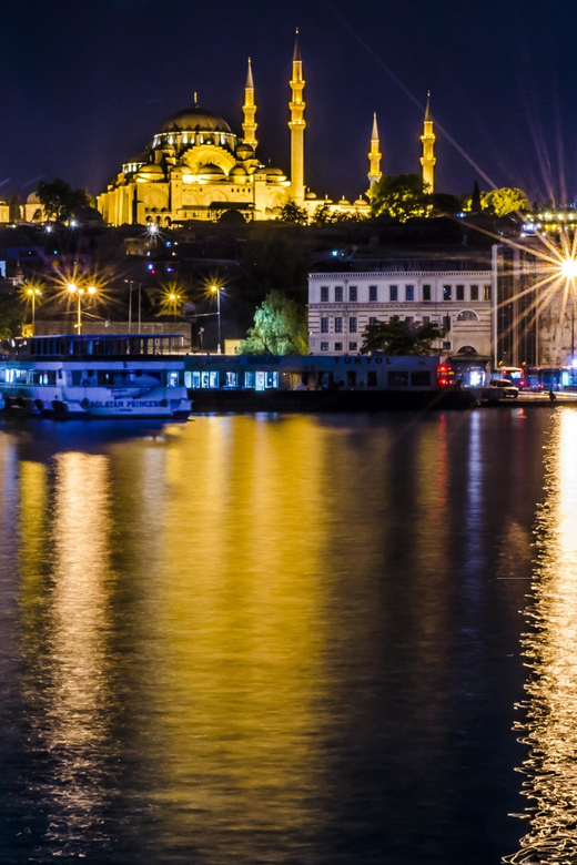 Istanbul: Bosphorus Dinner Cruise Incl. Drinks with Transfer - The route past Dolmabahçe Palace and Çırağan Palace