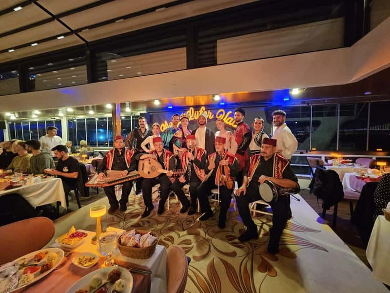 Istanbul: Bosphorus Dinner Cruise & Show with Private Table - Service, atmosphere, and what the praise tells you