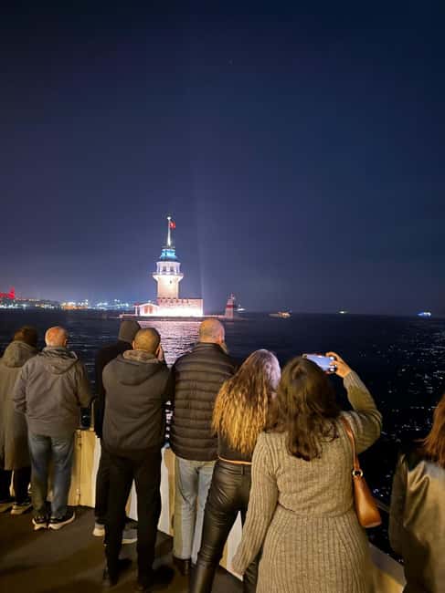 İstanbul:Bosphorus Dinner Cruise & Soft and Alcohol Drinks - Who will enjoy this cruise most