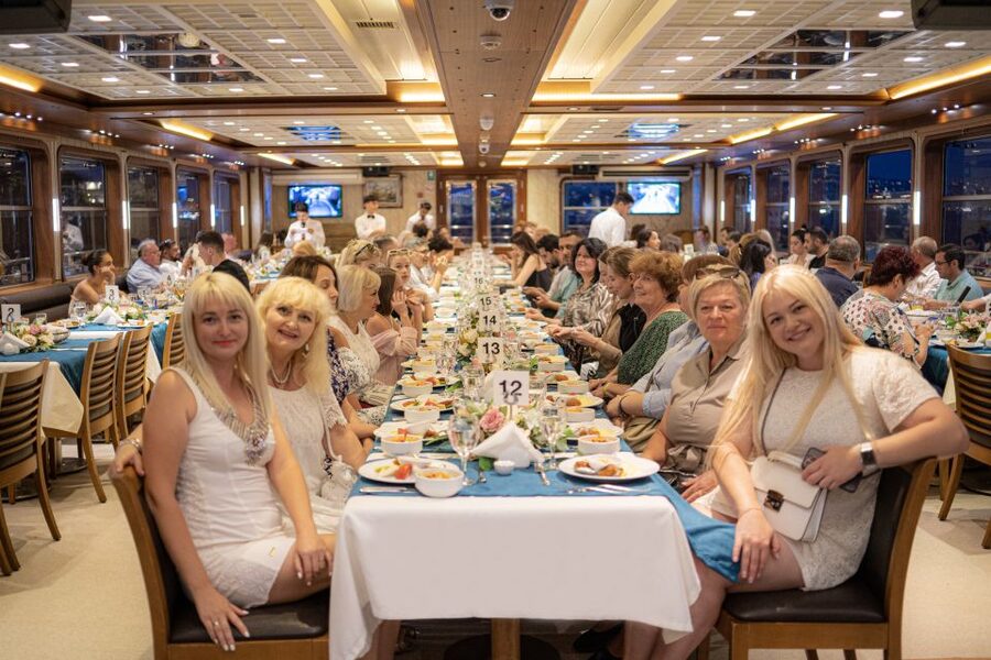 Istanbul: Bosphorus Dinner Cruise & Turkish Night Show - Turkish Music, Dancing, and the Late-Night Party