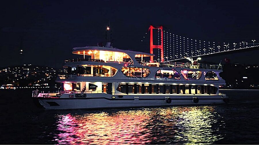 Istanbul: Bosphorus Dinner Cruise with Drinks & Turkish Show - Getting to the Elite Dinner Cruise boat