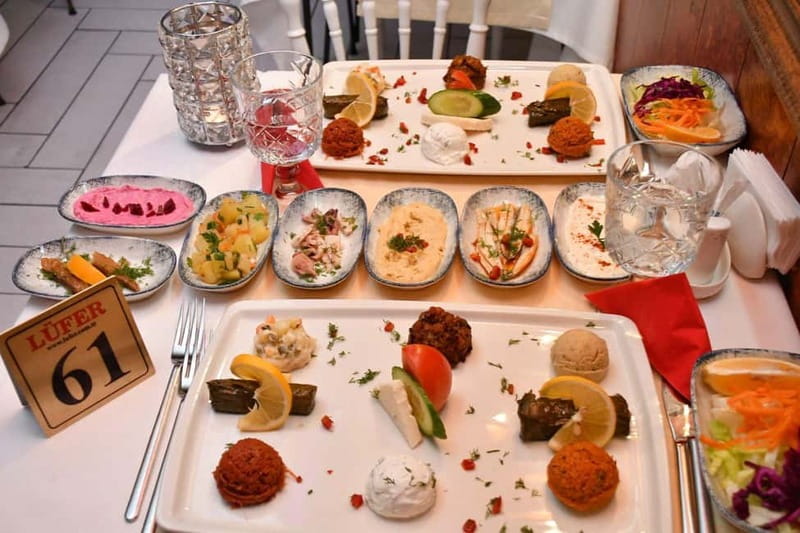 Istanbul: Bosphorus Dinner Cruise with Live Entertainment - Maiden’s Tower and the return toward the city