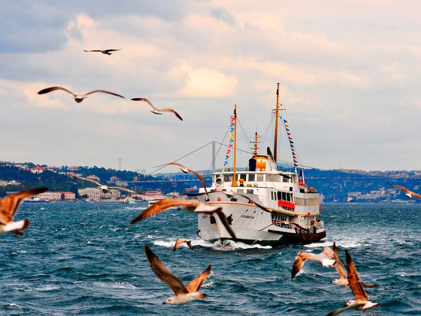 Istanbul: Bosphorus Dinner Cruise with Private Table & Show - Turkish dancing, flamenco, and the DJ