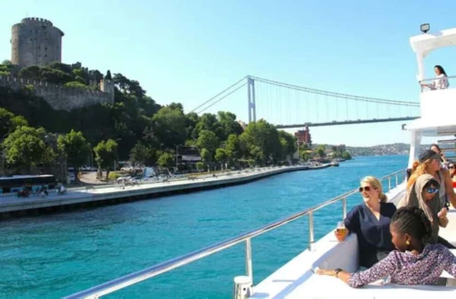Istanbul Bosphorus Dinner Cruise with Turkish Night - Transfers, piers, and the Istanbul traffic problem