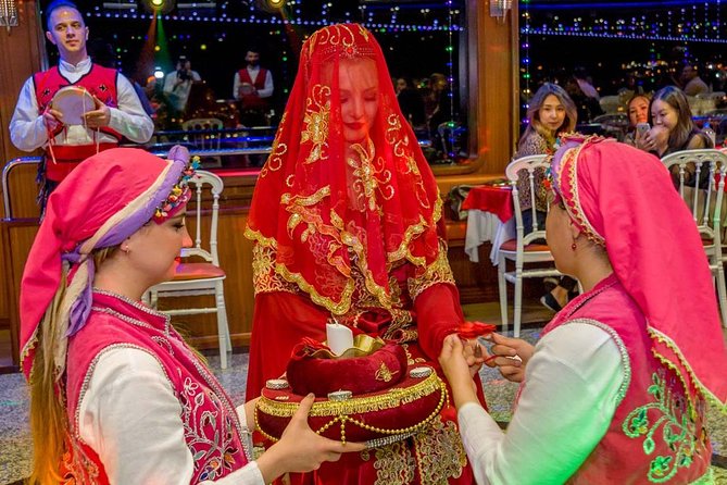 Istanbul Bosphorus Dinner Cruise with Turkish Show - The Turkish show is the evening’s strongest act