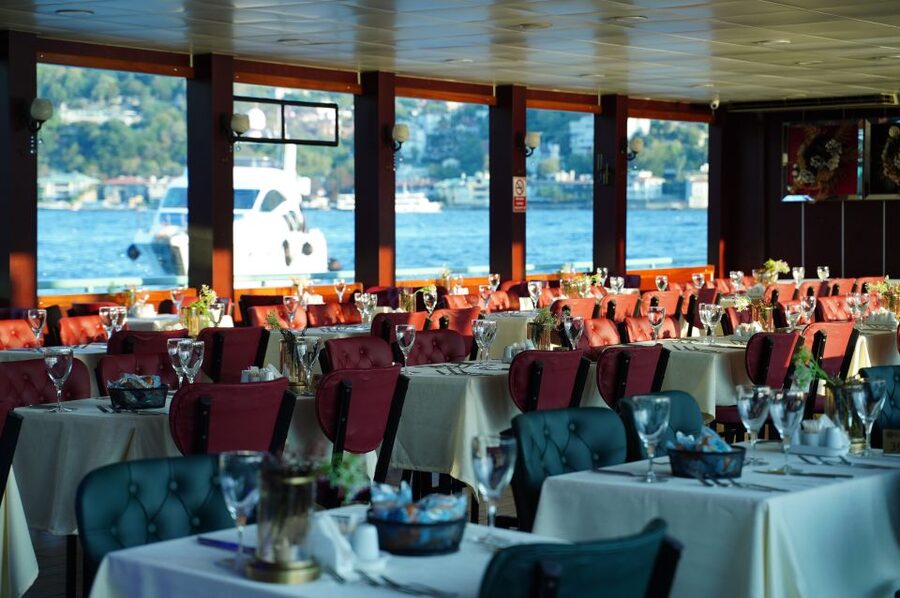 Istanbul: Dinner Cruise and Entertainment with Private Table - What this Bosphorus night is really about