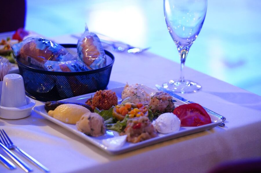Istanbul: Dinner Cruise and Entertainment with Private Table - The dinner: Turkish meze, grills, and fish