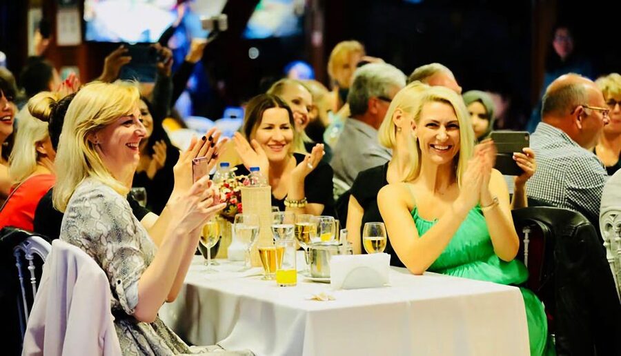 Istanbul: Dinner Cruise on the Bosphorus - Drinks and the difference between the booking options