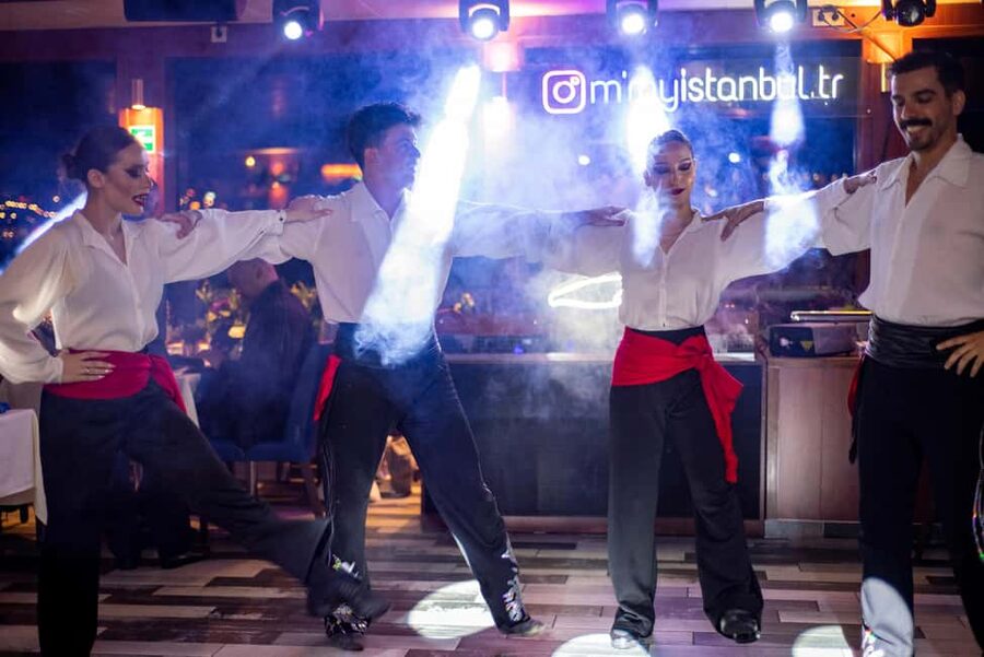 Istanbul: New Year's Eve Bosphorus Cruise Dinner & Party2027 - Who should book this cruise?