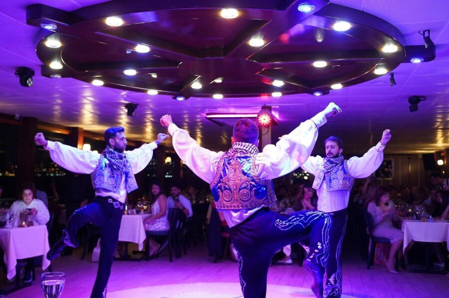 Istanbul: Pasha Istanbul Dinner Cruise - Who will enjoy this three-hour cruise