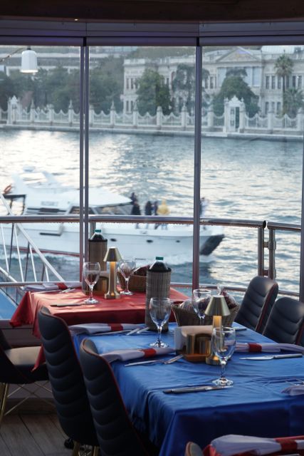 Istanbul: Turkish Night on the Bosphorus Dinner Cruise - Service, drinks, and the important package differences