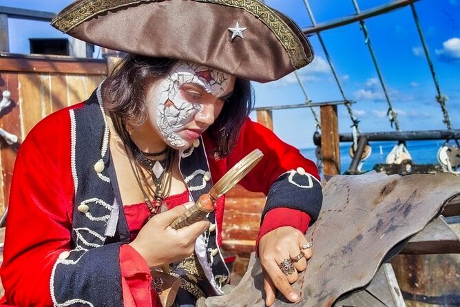 Jolly Roger Pirate Show and Dinner Cruise with Open Bar - Comfort, weather, and practical planning