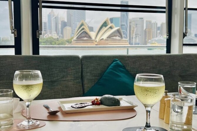 Journey Beyond All-Inclusive Sydney Harbour Dinner Cruise - Finding the best view when your table is not perfect