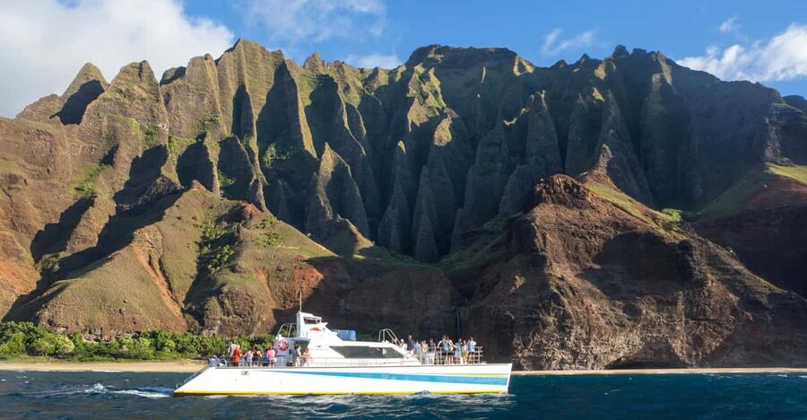 Kauai: Napali Sunset Dinner Cruise - Leaving Eleele for Kauai’s western coast