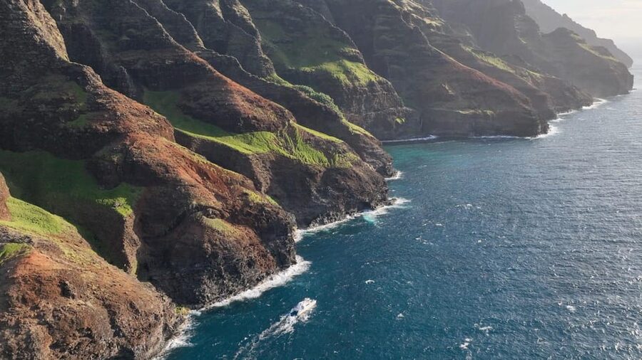 Kauai: Napali Sunset Dinner Cruise - Who should book this sunset cruise?