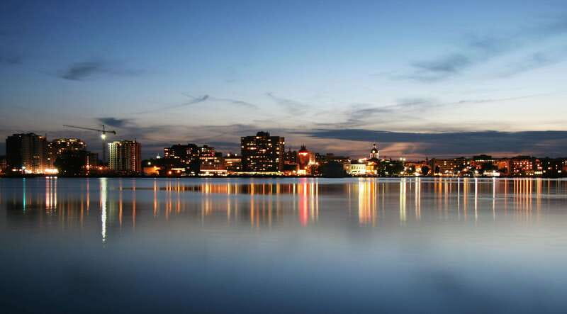 Kingston: Sunset Dinner Cruise - Service, Celebrations, and the Social Mood