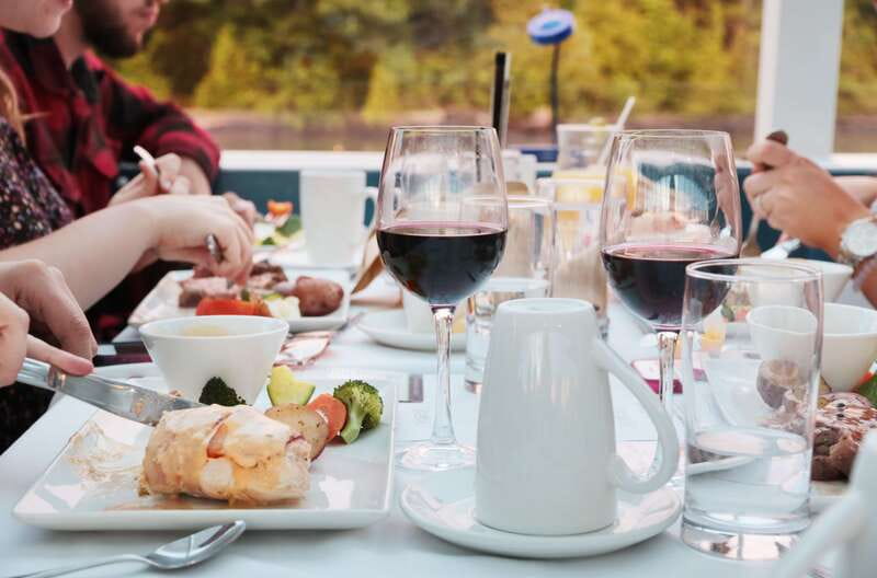 Kingston: Sunset Dinner Cruise - Sailing Through the Admiralty Islands