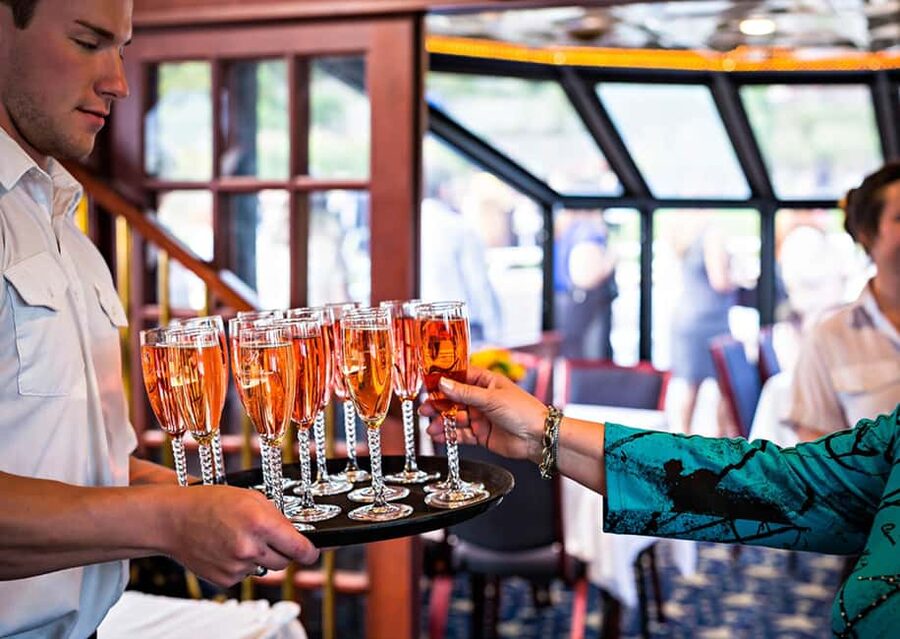 Knoxville: Sunset Dinner Cruise on Tennessee River - Key points to know before you book