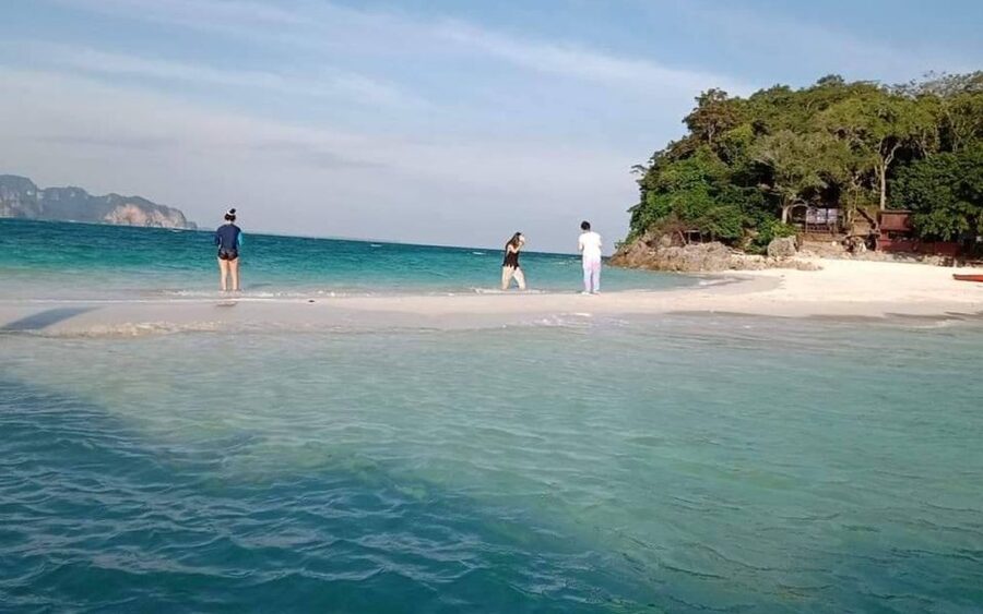 Krabi: Seven Islands Snorkel Cruise with Dinner - Seeing bioluminescent plankton after dark