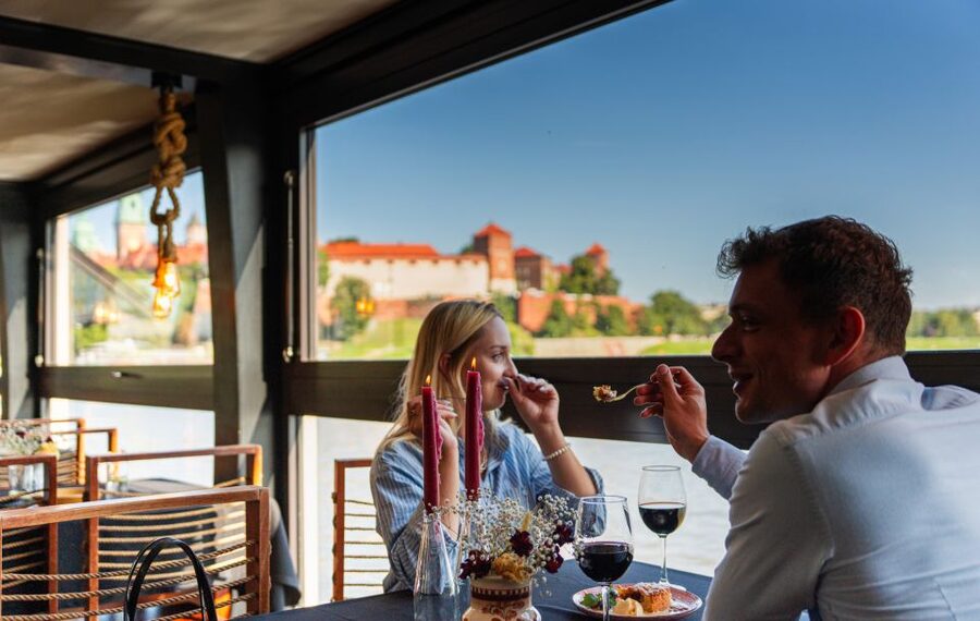 Krakow: Romantic Dinner with a Cruise on the Vistula River - Key points at a glance