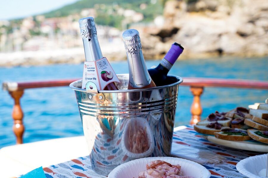 La Spezia: Sunset Cruise with Aperitif and Dinner - Leaving Porto Mirabello for the Gulf of Poets