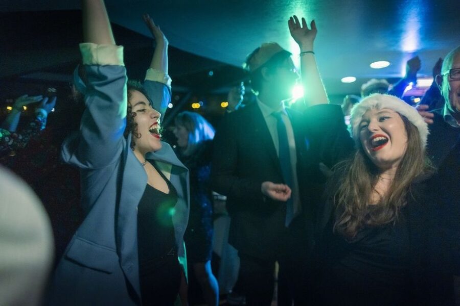 London: Festive New Year’s Eve 4-Course Dinner Cruise - Greenwich and The O2 give the route extra length