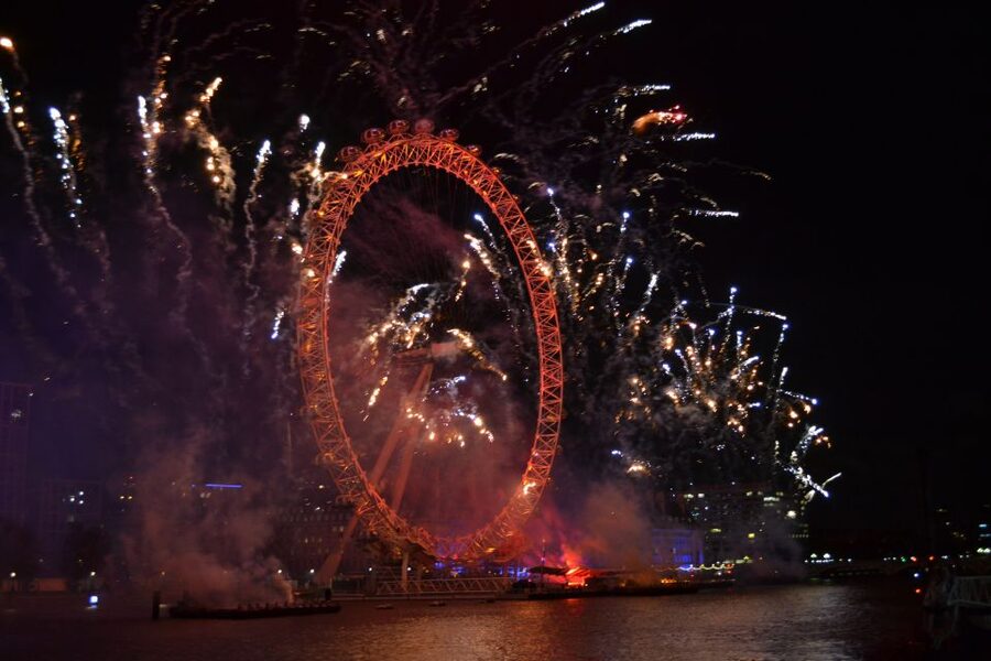 London: Festive New Year’s Eve 4-Course Dinner Cruise - Tower Bridge and the Docklands after dark
