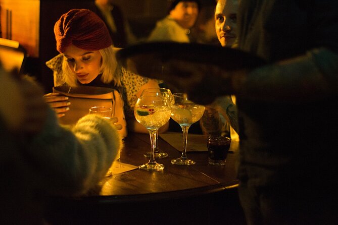 London Murder Mystery Dinner Cruise - Shakespeare’s Globe by night