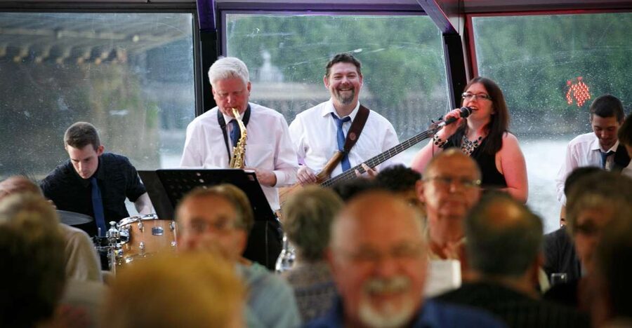 London: River Thames Dinner Cruise with Live Jazz - Dessert, coffee, and the second set