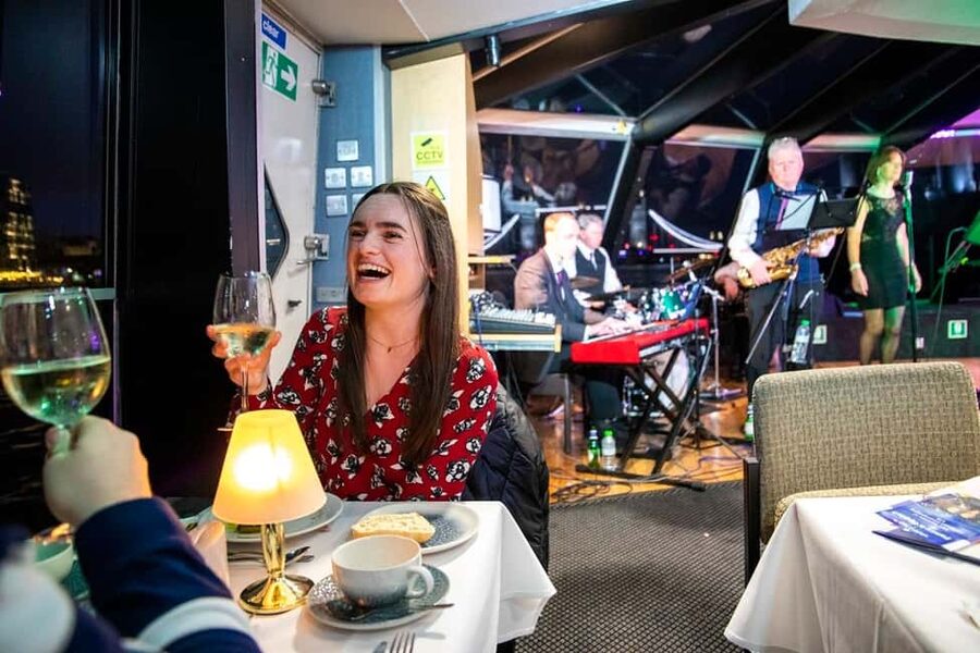 London: River Thames Dinner Cruise with Live Jazz - The first course sets the pace