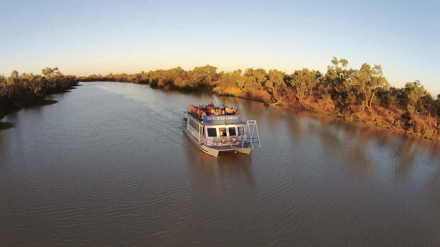 Longreach: Drover's Sunset Cruise & Outback Dinner & Show - Key points to know before booking
